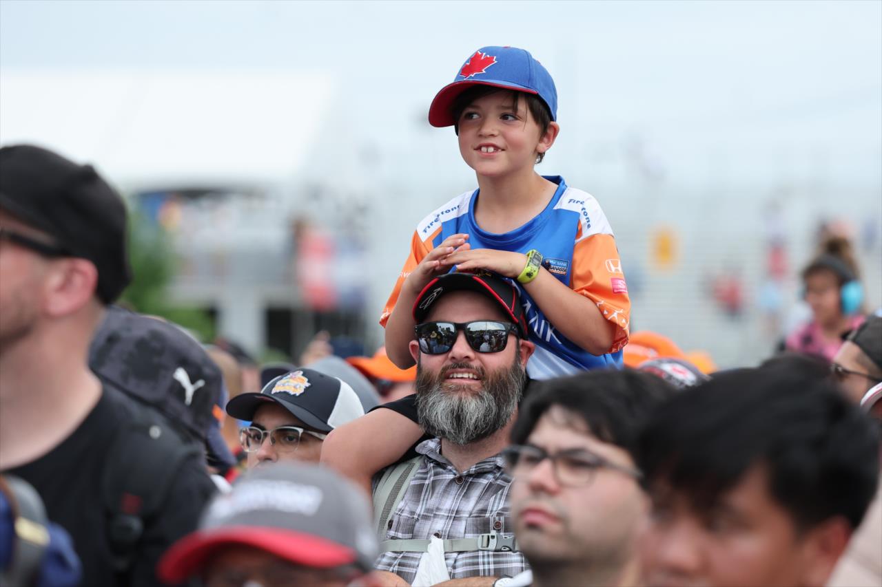 Young Fan - Honda Indy Toronto - By: Chris Owens -- Photo by: Chris Owens